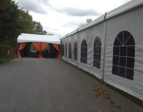 Entrance tent to 18m x 60m (60′ x 197′) Losberger event structure