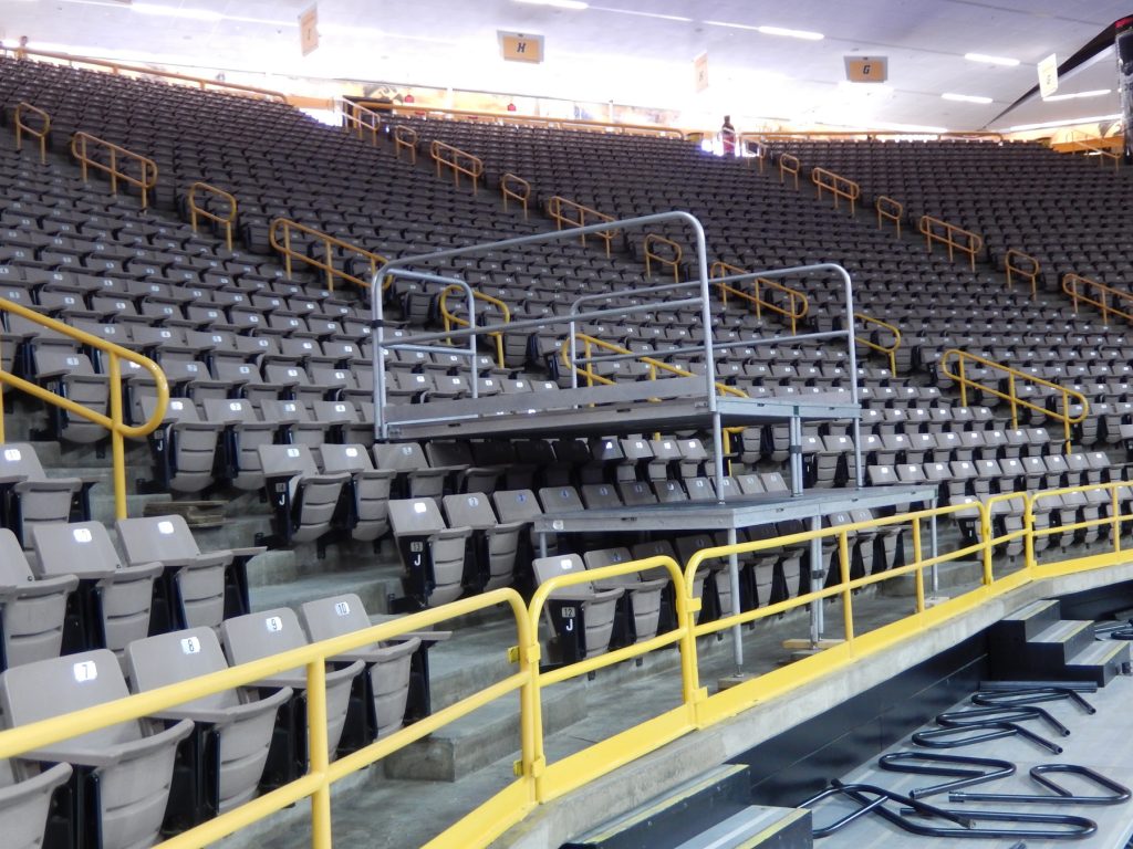Level deck over obstructions