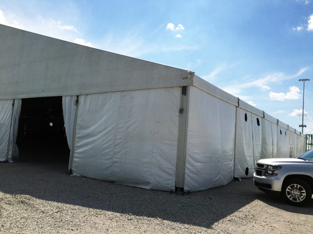 Outside corner of 100' x 131' clear span tent