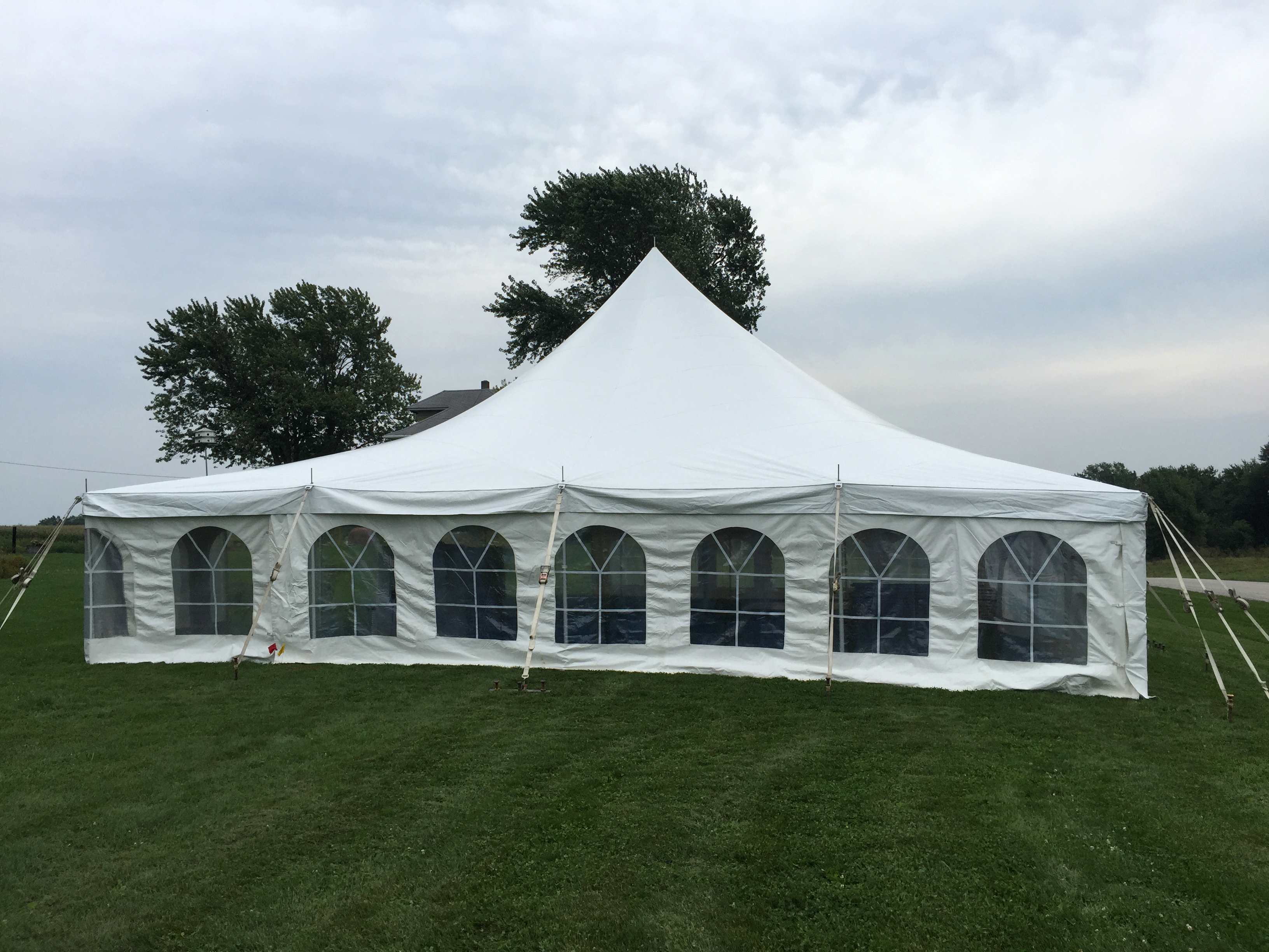 Backyard Wedding Tent / Photo Gallery: Creative Wedding ...