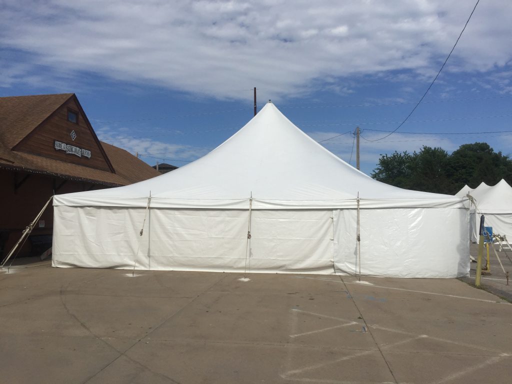 40' x 40' rope and pole tent Boone, IA