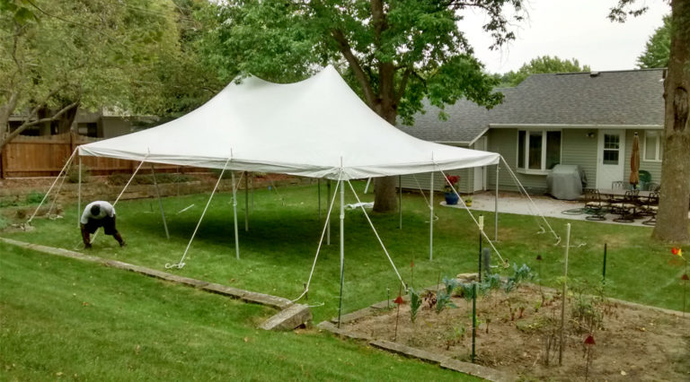 Backyard party with a 20′ x 30′ rope and pole tent in Iowa City, IA