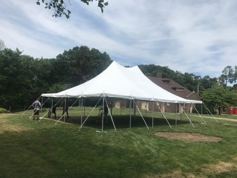30' x 40' rope and pole tent for an outdoor Wedding in Iowa
