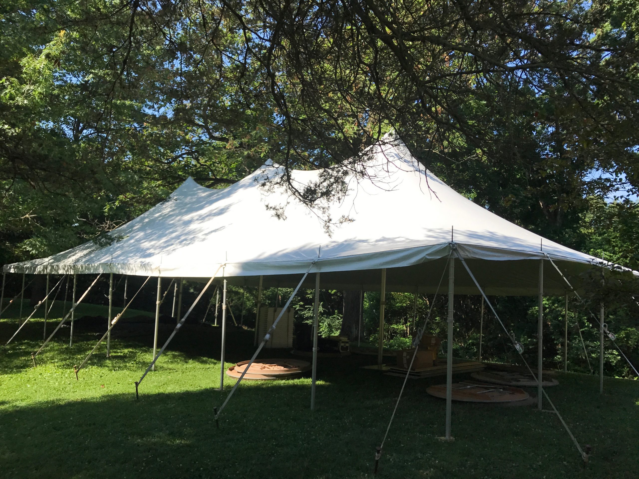 Corner of the 30' x 60' rope and pole wedding tent in Mount Vernon, IA
