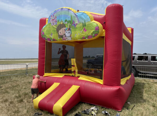 Rent Princess bounce house