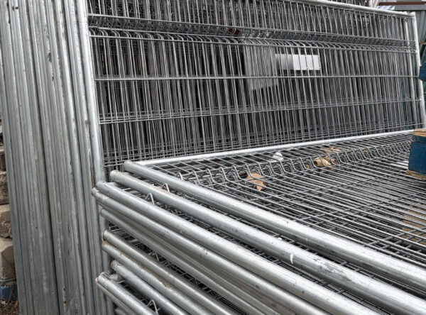 Fence Panel (6ft4inH-x-8ftL) Welded Wire Galvanized Steel & Foot